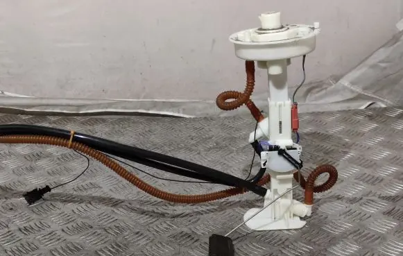 BMW X6 E71 Fuel injection high pressure pump 7194252