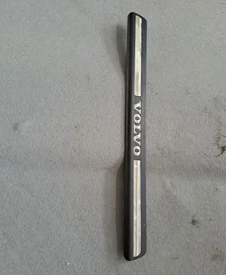 Volvo V70 Front sill trim cover 8659960