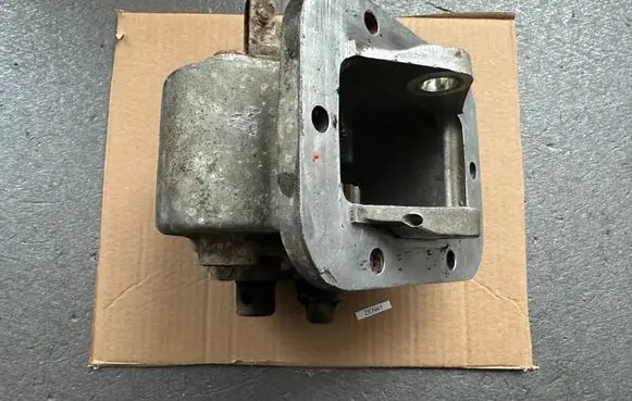 Nissan Patrol Y60 Transfer box differential control unit 