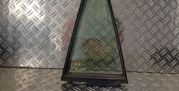 Toyota RAV 4 (XA40) Rear vent window glass 43R00122