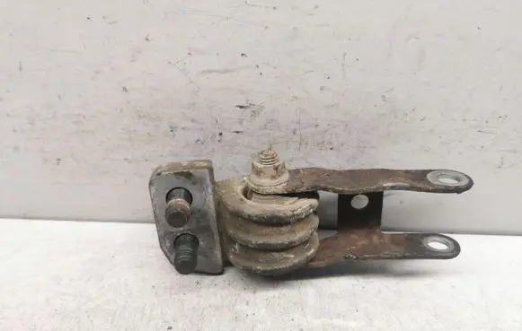 Volvo V70 Engine mount bracket 9445336