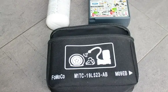 Ford Kuga II Tire air pump compressor M1TC19G525AA AIRCOMPRESSOR