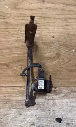 Volvo V70 Headlight/headlamp level sensor 8G9N3C097AA