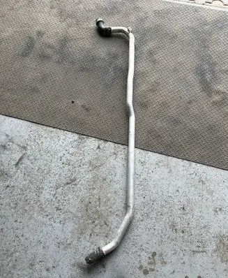 Engine coolant pipe/hose