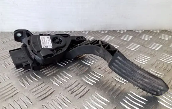Volvo XC60 Accelerator throttle pedal 6G929F836CD