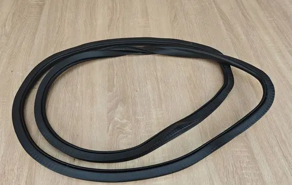BMW 5 G30 G31 G38 Front door rubber seal 7337000