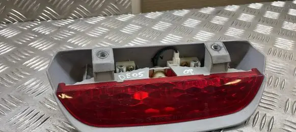KIA Picanto Third/center stoplight