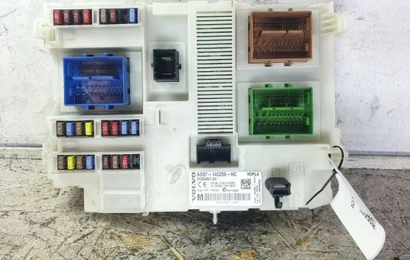 Volvo V70 Fuse module 31254837AC AG9T14C256HC
