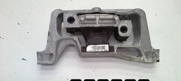 Mercedes-Benz A W176 Engine mount bracket 2462402517
