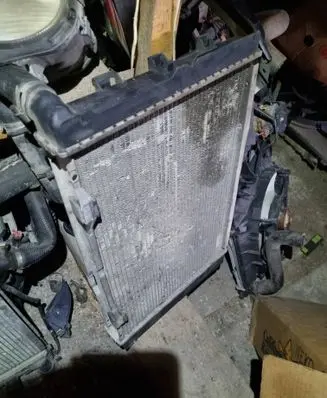 Mercedes-Benz E W124 Coolant radiator 00838