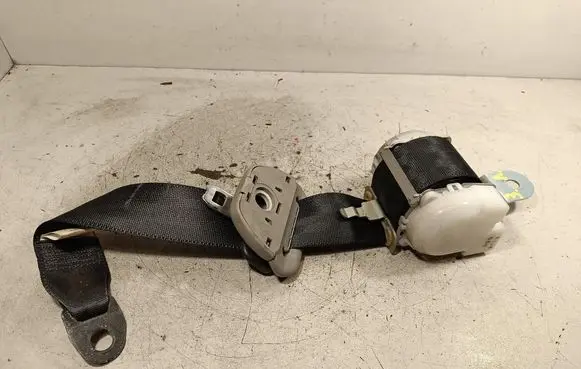 Nissan Navara D40 Rear seatbelt 