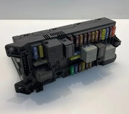 Mercedes-Benz E W211 Fuse module 2115453801 A2115453801