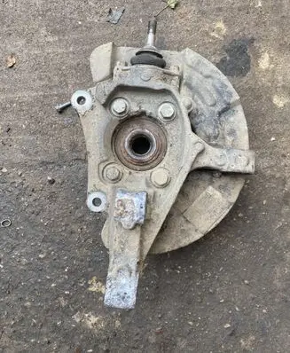 Volvo V70 Front wheel hub