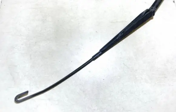 Opel Zafira A Front wiper blade arm 90582557