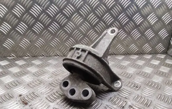 Engine mount bracket