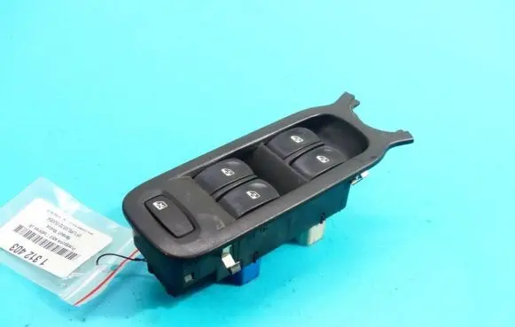 Renault Modus Electric window control switch 8200379694A IMPRK1312403