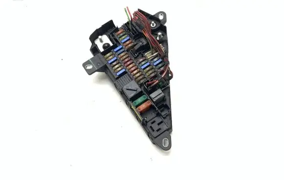 BMW 5 E60 E61 Fuse module 6906588 690658807