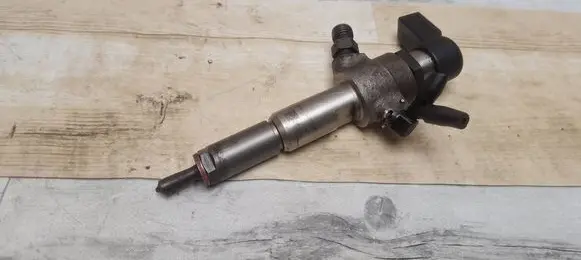 Ford Fiesta Fuel injector 9654551080