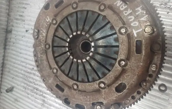 Volkswagen Touran I Clutch set kit R03C105273B