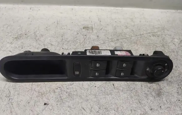 Renault Espace - Grand espace IV Electric window control switch 8200328425