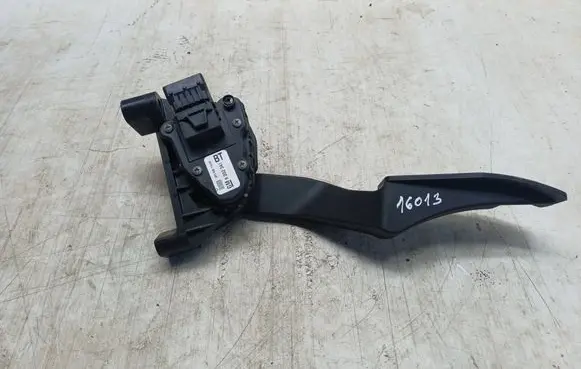 Opel Zafira B Accelerator throttle pedal 9202341 6PV00811400