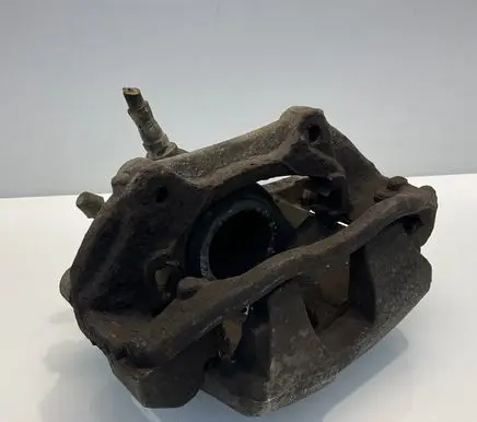 Mercedes-Benz E W211 Front brake caliper