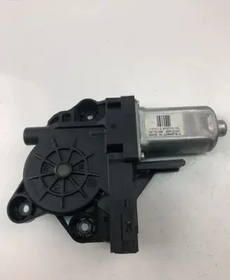Volvo V70 Front door window regulator motor 970713102
