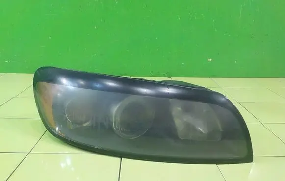 Volvo C30 Headlight/headlamp 0301232602