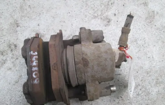 Volkswagen Golf IV Front brake caliper