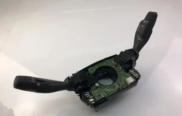 Volvo S90, V90 Indicator stalk 31674102