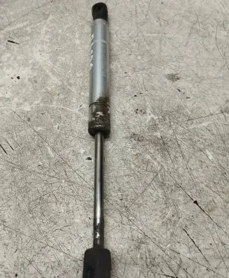 Volkswagen PASSAT B5.5 Tailgate strut 