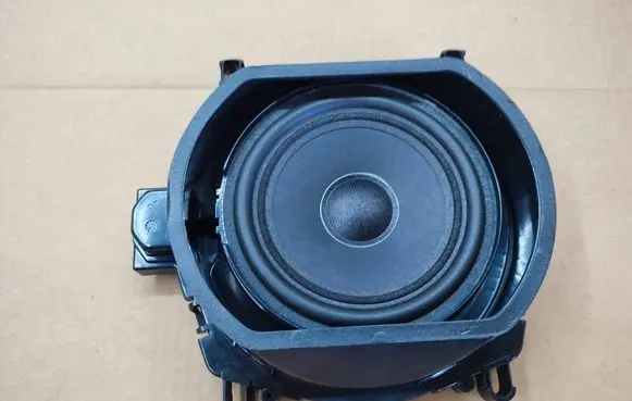 BMW X4 F26 Subwoofer speaker 9297897