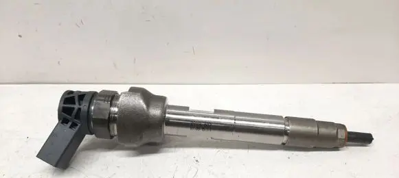 Toyota RAV 4 (XA40) Fuel injector 23670WA030