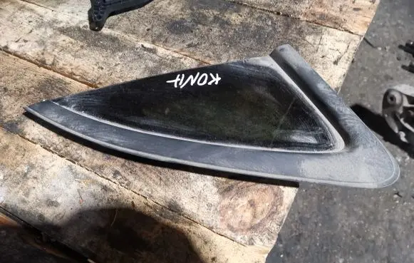 Hyundai Kona I Rear side window