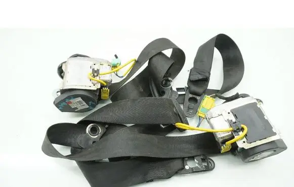 Porsche Cayenne (9PA) Front seatbelt 