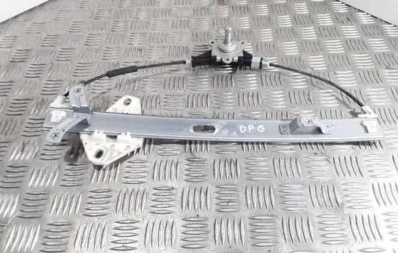 Rear door manual window regulator