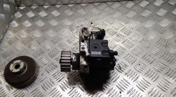 Audi A6 S6 C6 4F Fuel injection high pressure pump 0445010125 059130755J