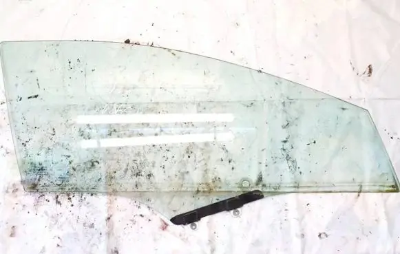 Honda Civic Front door window glass four-door