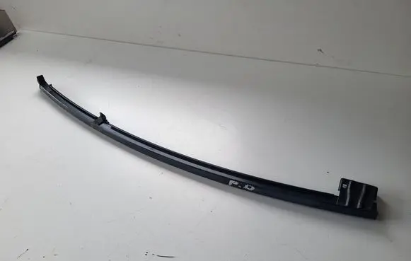 Toyota Avensis T270 Front door windshield rail 