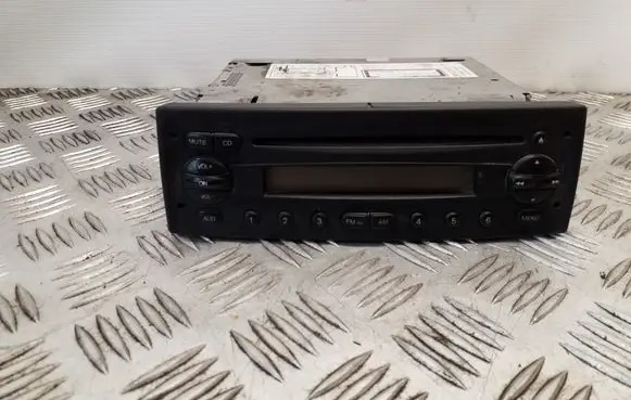 Iveco Daily 35 - 40.10 Radio/CD/DVD/GPS head unit 7607005081 69500867