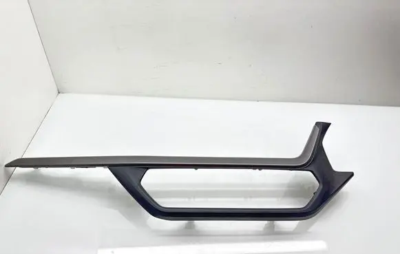 Dashboard glove box trim