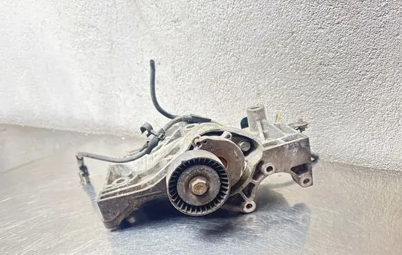 Opel Insignia A Engine mounting bracket 55562863
