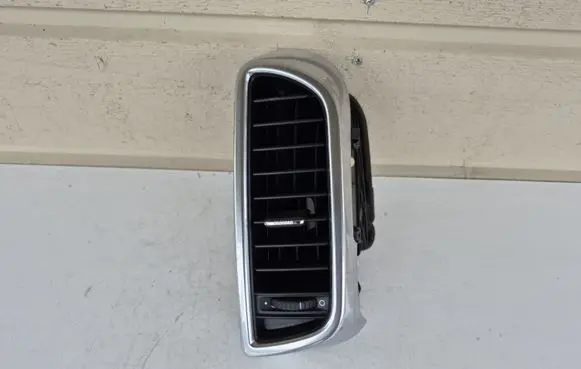 Porsche Cayenne (92A) Dash center air vent grill 7P5819728B