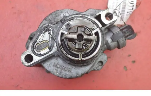Ford Focus C-MAX Vacuum pump D156-1B