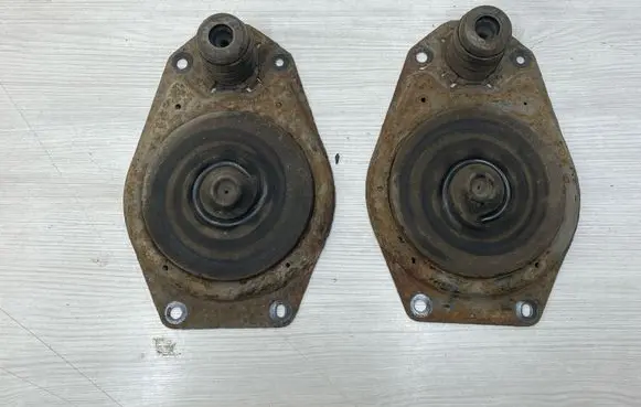 Renault Trafic III (X82) Rear coil spring rubber mount 550502458
