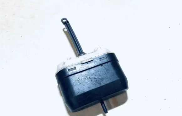 Opel Omega B1 Central locking vacuum pump 5399663130