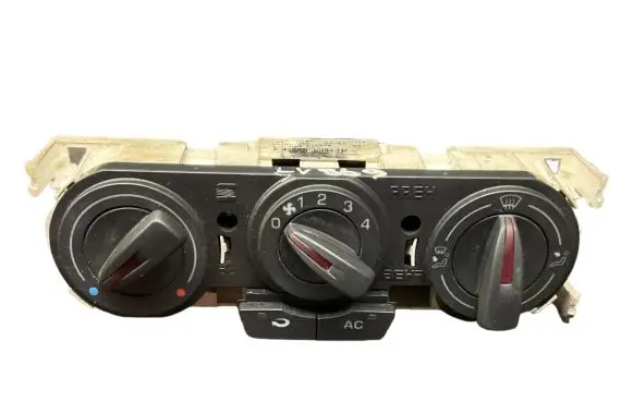 Seat Ibiza IV (6J,6P) Climate control unit 6J0820045