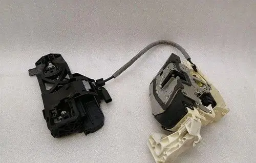 Mercedes-Benz S W221 Coupe door lock (next to the handle) A2217205835