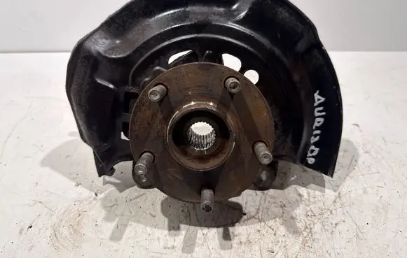 Toyota Auris E180 Front wheel hub