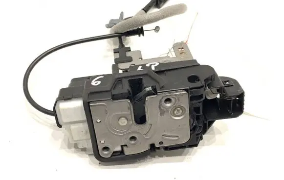 Volvo V40 Front door lock 31440389